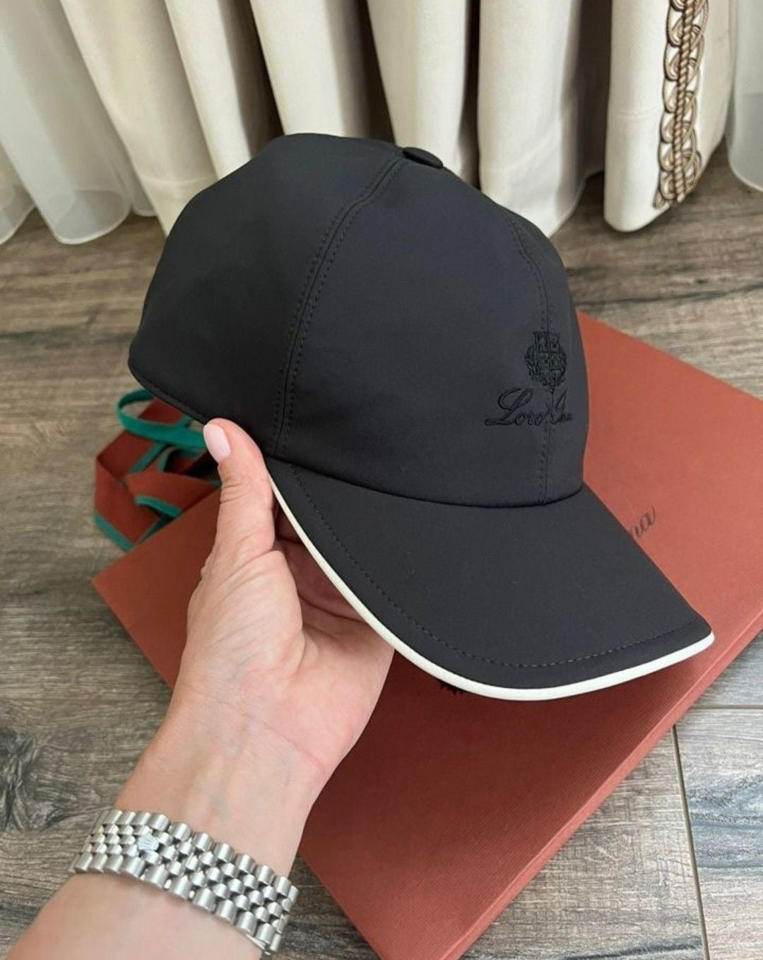 Cappello L
